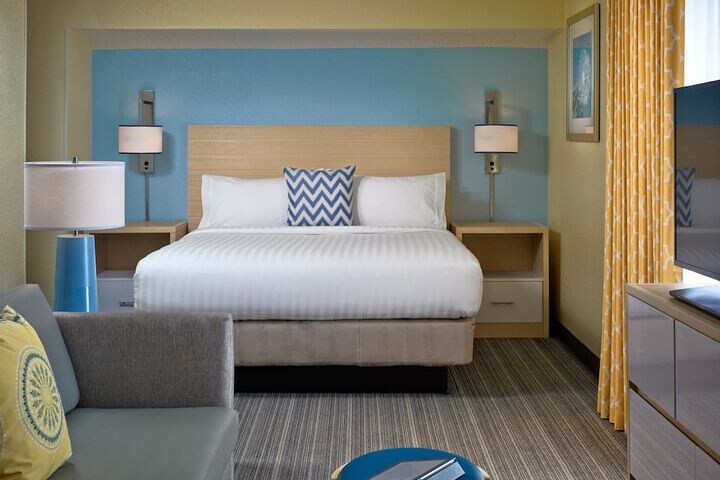More Photos Of 15431 Conway Rd, Chesterfield Hotel For Sale