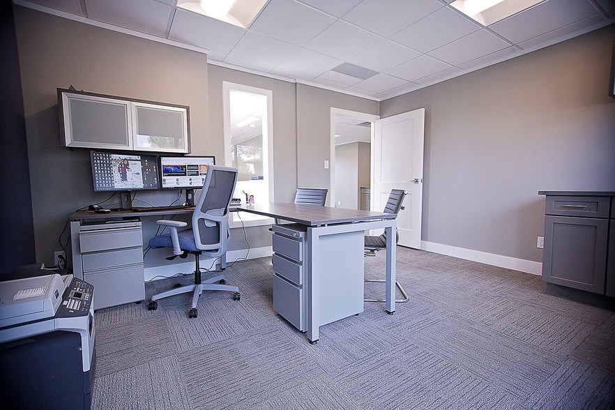 More Photos Of 605 S Kuner Rd, Brighton Office For Lease