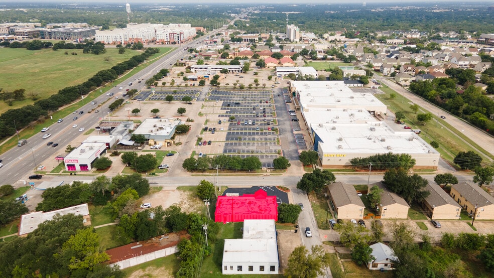 More Photos Of 110 Lincoln Ave, College Station Office For Sale