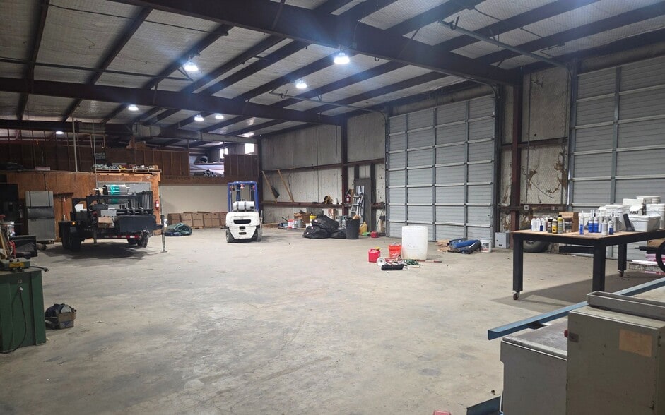 More Photos Of 5918 E State Highway 21, Bryan Industrial For Lease