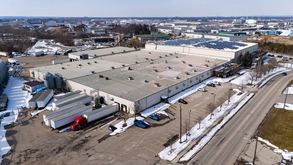 More Photos Of 396 Henry St, Brantford Manufacturing For Lease