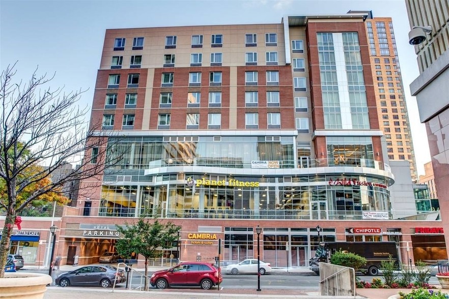 More Photos Of 250 Main St, White Plains Hotel For Lease