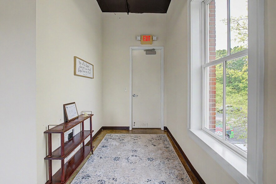 More Photos Of 1430 Capital Ave, Watkinsville Storefront Retail Office For Sale