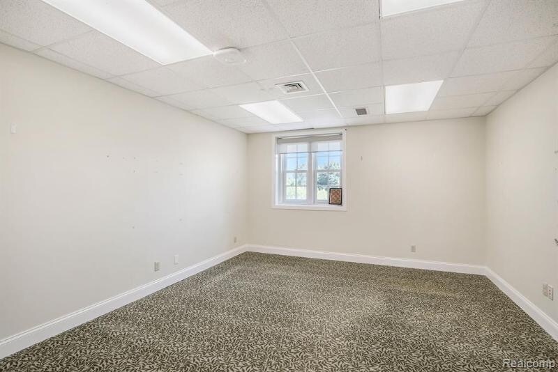 More Photos Of 925 N Michigan Ave, Saginaw Medical For Sale