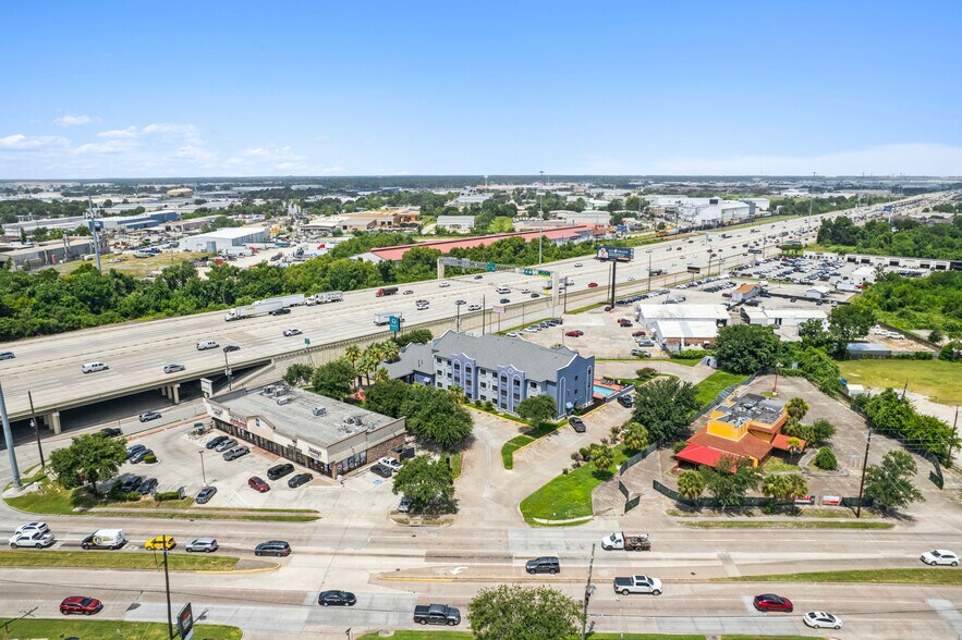 More Photos Of 17550 Northwest Fwy, Houston Hotel For Sale