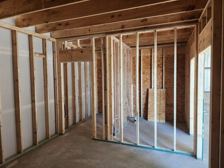 More Photos Of 14566 Industrial Park, Aubrey Warehouse For Lease