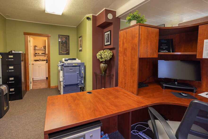 More Photos Of 509 S 4th Ave, Brighton Office For Sale