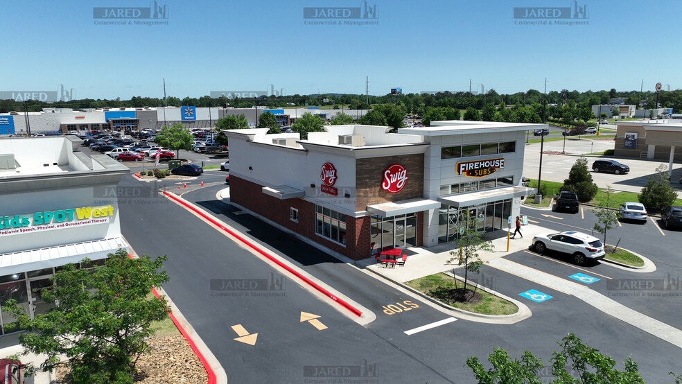 More Photos Of 4962 Elm Springs Rd, Springdale General Retail For Lease