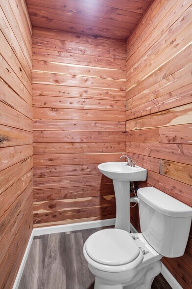 More Photos Of 1409 Buffalo Rd, Lawrenceburg Warehouse For Lease