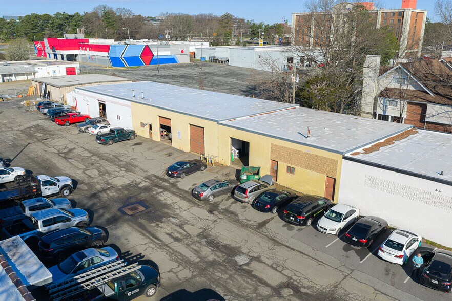 More Photos Of 6509 Dickens Pl, Richmond Auto Repair For Sale
