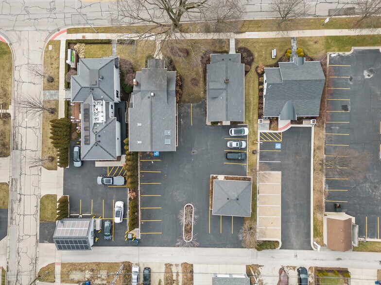 More Photos Of 610 N Washington St, Naperville Office For Lease