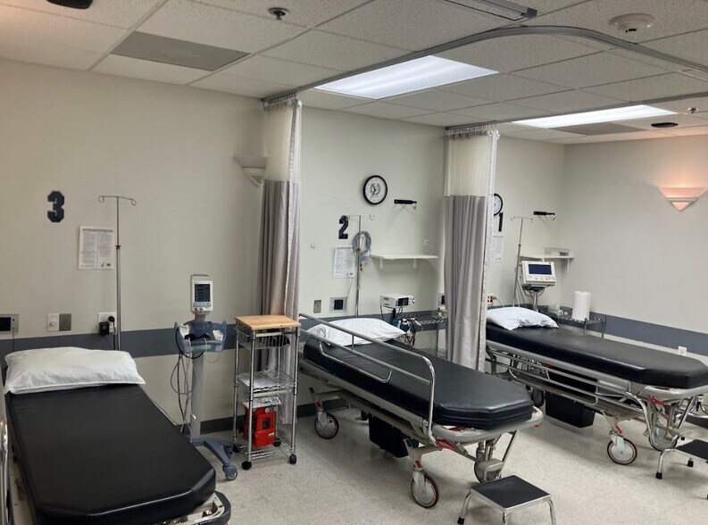 More Photos Of 561 Cranbury Rd, East Brunswick Medical For Sale
