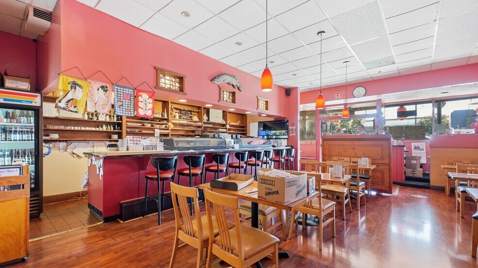 More Photos Of 409 Main St, El Segundo Storefront For Sale