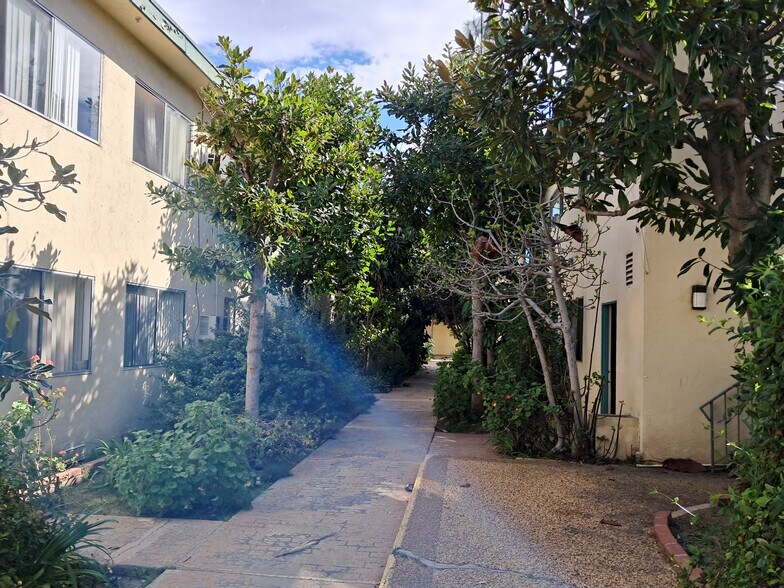 More Photos Of 5130 Yarmouth Ave, Encino Apartments For Sale