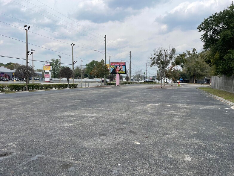 More Photos Of 1831 Cassat Ave, Jacksonville Auto Dealership For Sale