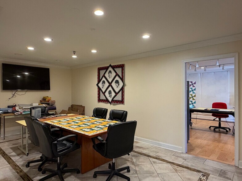 More Photos Of 600 Louis Dr, Warminster Township Office For Sale