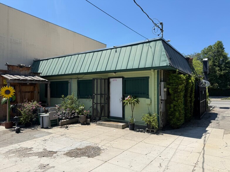 More Photos Of 480 S Rosemead Blvd, Pasadena Office For Sale