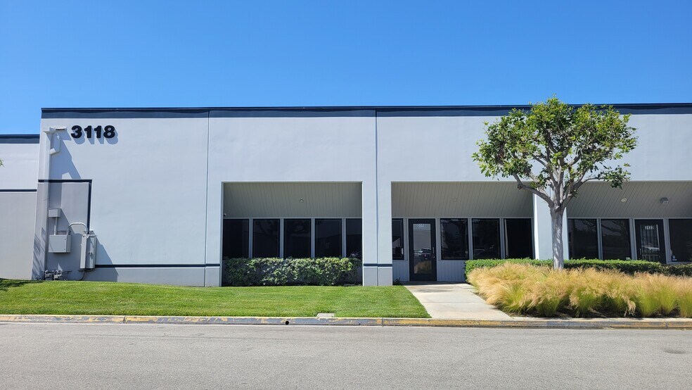 Primary Photo Of 3118-3122 W Alpine St, Santa Ana Warehouse For Lease