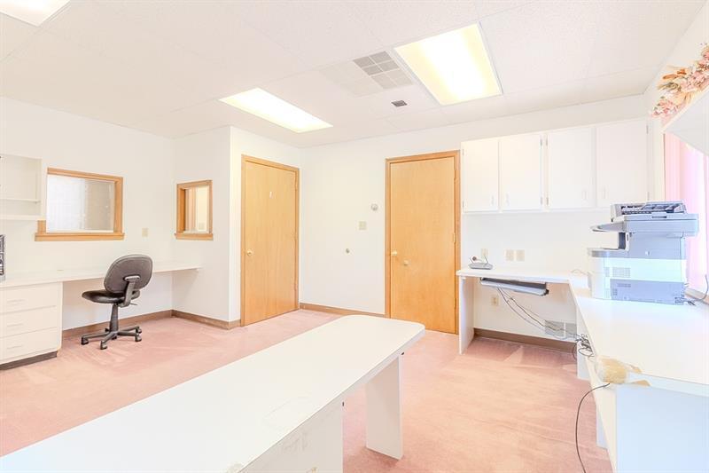 More Photos Of 1027 W Main St, Mount Pleasant Medical For Sale