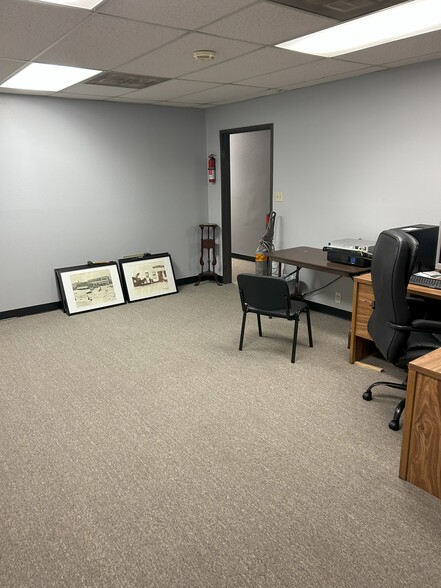 More Photos Of 1215-1223 N Tustin Ave, Anaheim Light Distribution For Sale