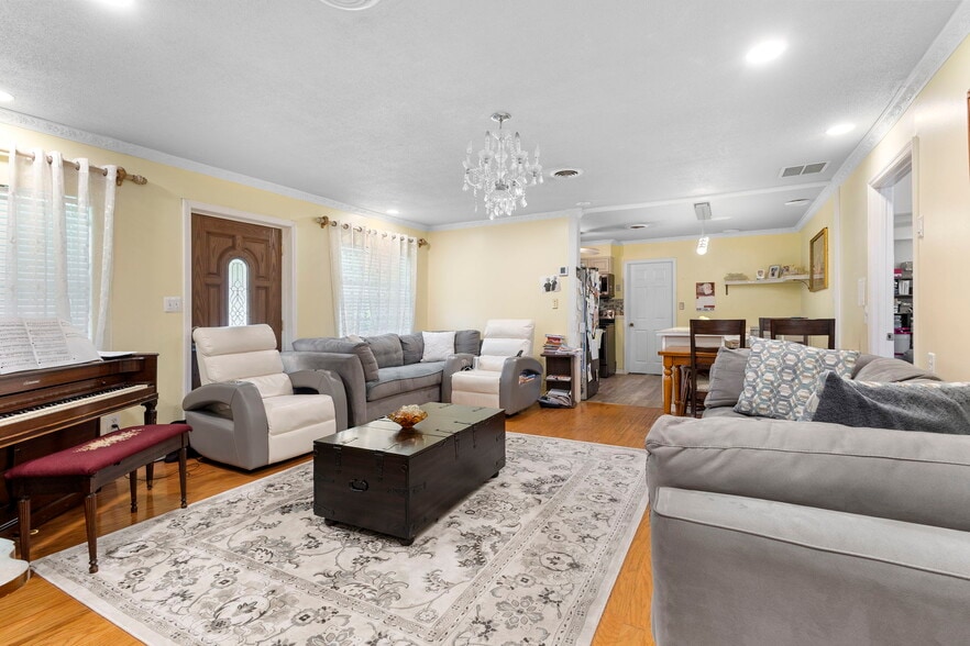 More Photos Of 4630 US Highway 17, De Leon Springs Restaurant For Sale