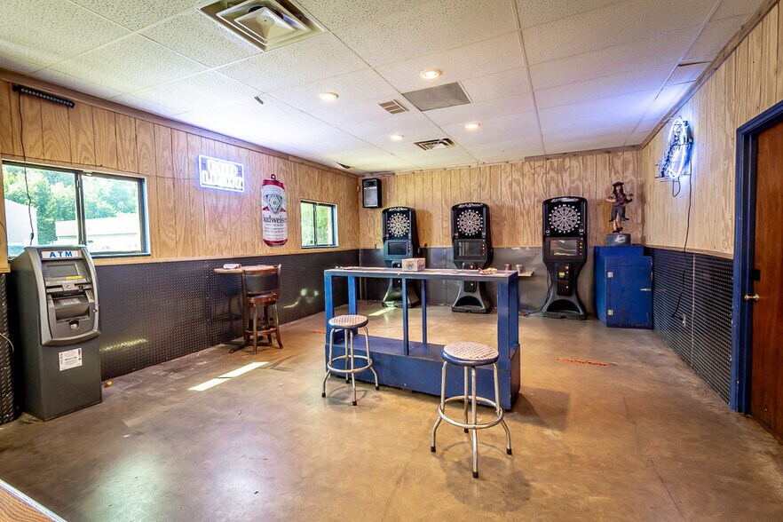 More Photos Of 3501 Park Plaza Rd, Paducah Bar For Sale
