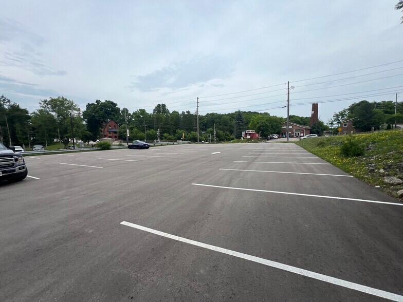 More Photos Of 43 Main St S, Milton Freestanding For Sale