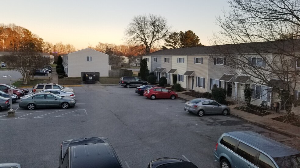 More Photos Of 156 Delmar Ln, Newport News Apartments For Sale