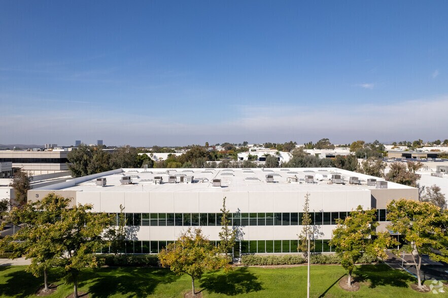 More Photos Of 3 Goodyear, Irvine Warehouse For Lease