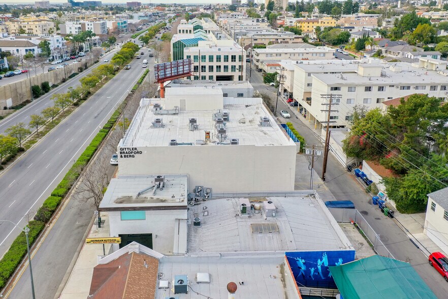 More Photos Of 10537 Santa Monica Blvd, Los Angeles Medical For Lease