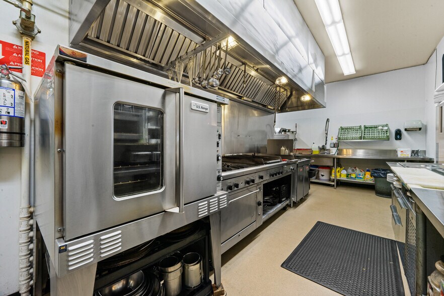 More Photos Of 1916 10th Av, Spruce View Restaurant For Sale