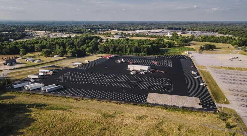 More Photos Of 212 Allen Rd, Commerce Truck Terminal For Lease