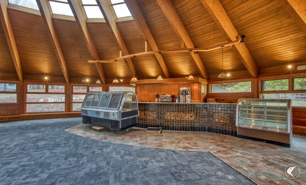 More Photos Of 2345 Saranac Ave, Lake Placid Flex For Sale