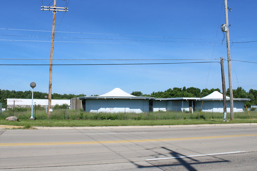 Primary Photo Of 4315 Clio Rd, Flint Auto Dealership For Sale