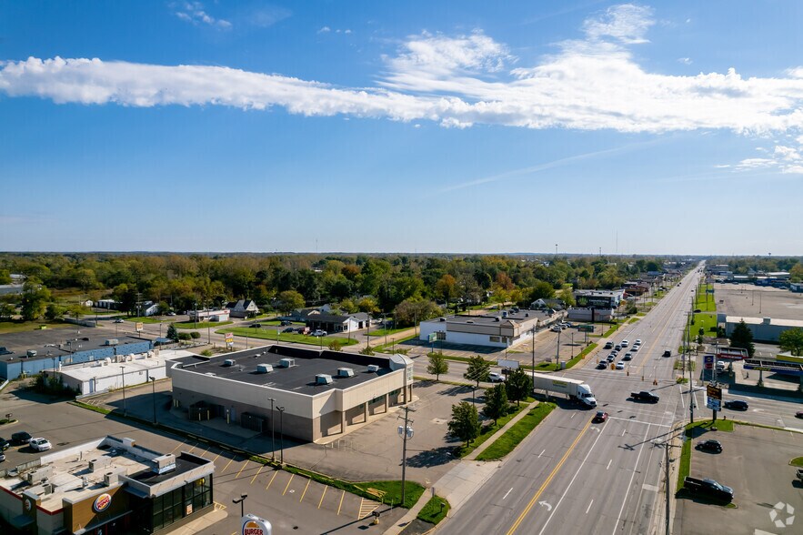 More Photos Of 3753 S Dort Hwy, Flint Drugstore For Lease
