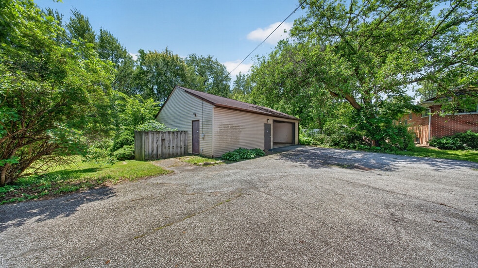 More Photos Of 29369 Lorain Rd, North Olmsted Flex For Sale
