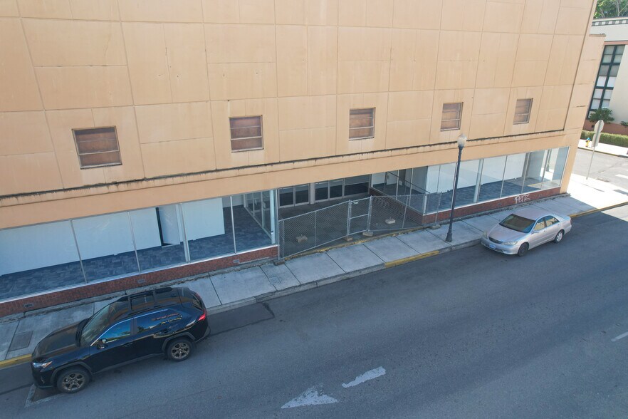 More Photos Of 181 Anderson Ave, Coos Bay Department Store For Sale