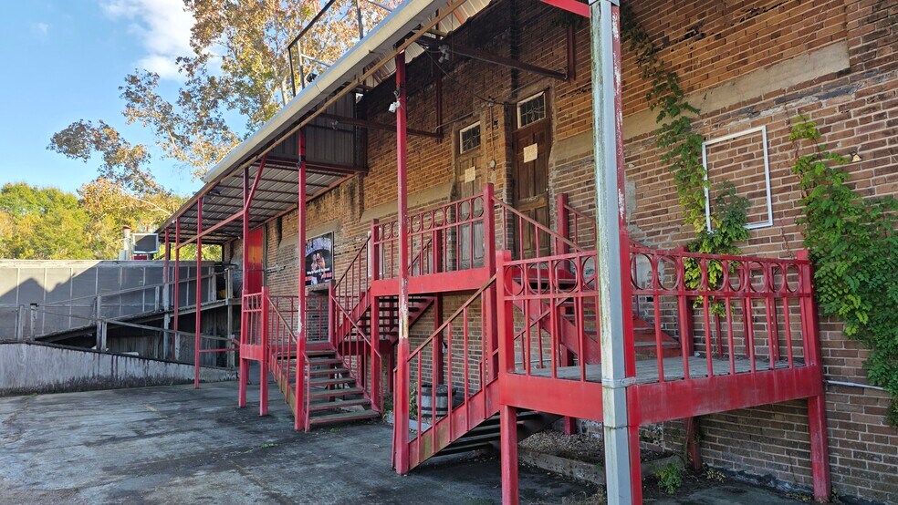 More Photos Of 515 S Railroad Blvd, Mccomb Specialty For Sale