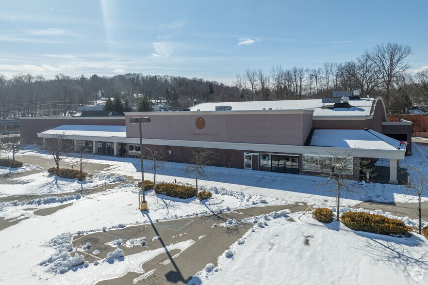 Primary Photo Of 2094 E Main St, Cortlandt Manor Freestanding For Lease