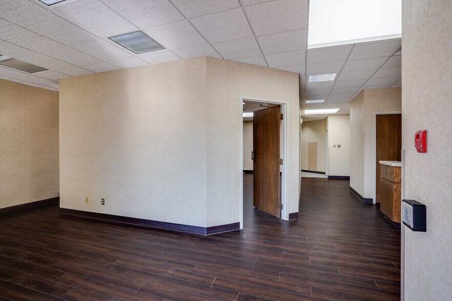 More Photos Of 2716 Commerce St, Wichita Falls Industrial For Sale