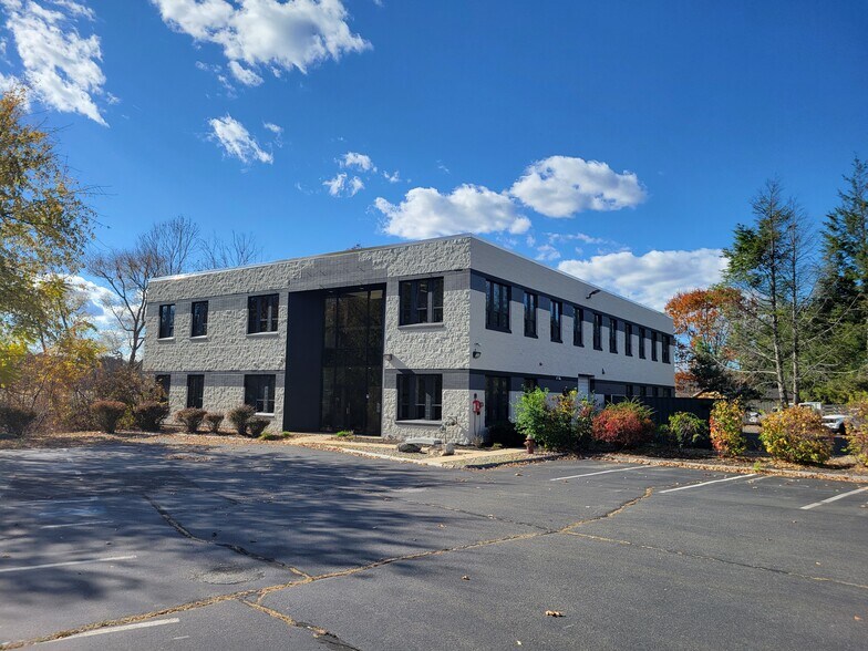 More Photos Of 121 Brick Kiln Rd, Chelmsford Medical For Lease