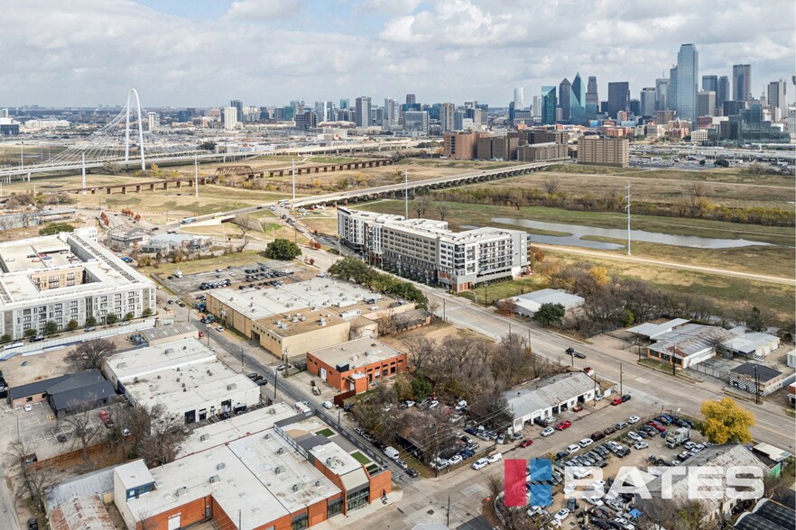 More Photos Of 131 Yorktown St, Dallas Showroom For Sale