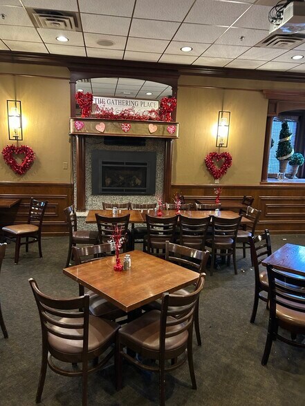More Photos Of 27W150 Roosevelt Rd, Winfield Restaurant For Sale