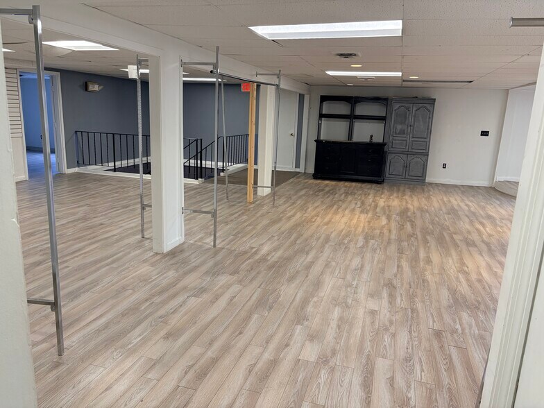 More Photos Of 1875 Main St, Tewksbury Storefront For Lease