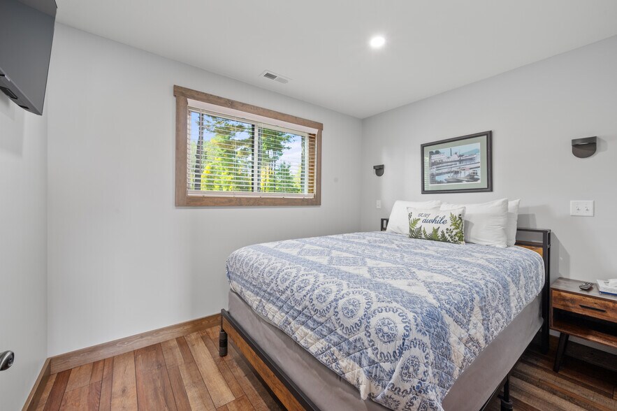 More Photos Of 291 Endicott St N, Laconia Hotel For Sale