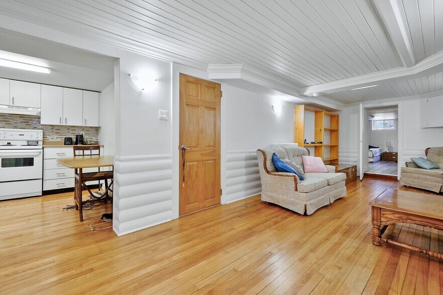 More Photos Of 1031 Carling Av, Ottawa Apartments For Sale