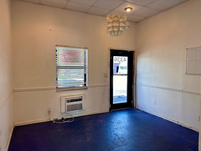 More Photos Of 4324-4340 NE 11th Ave, Oakland Park Warehouse For Lease