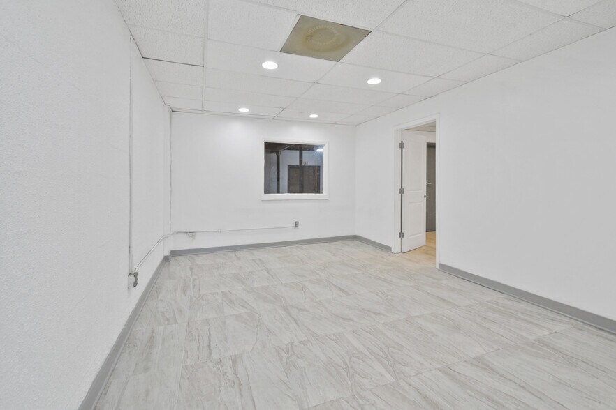 More Photos Of 3429 N Liberty St, Jacksonville Light Distribution For Lease