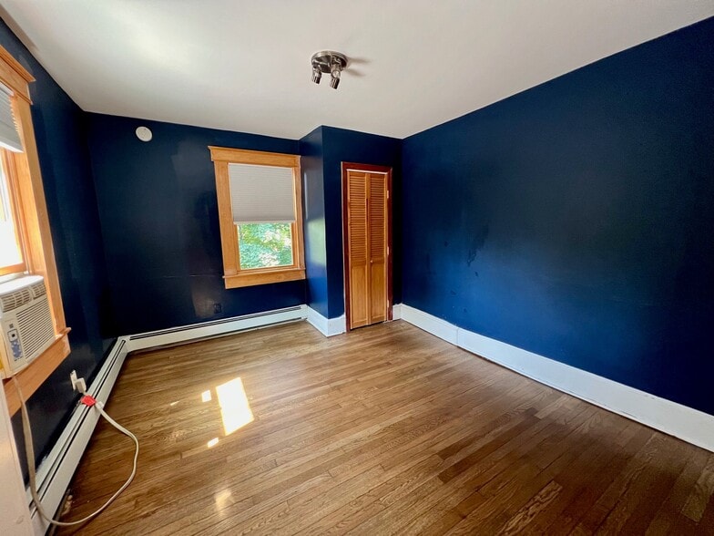 More Photos Of 91 Green St, Huntington Office Residential For Sale