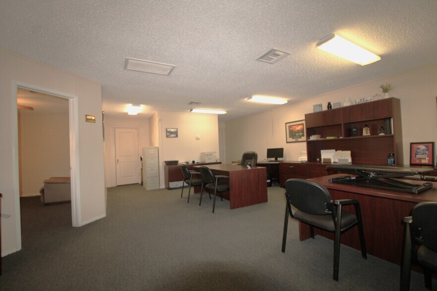 More Photos Of 1000 W Apache Trl, Apache Junction Freestanding For Sale